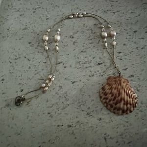 Delicate Seashell/pearl/bead necklace